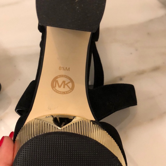Price DROP❗️ MK Shoes - Picture 5 of 6